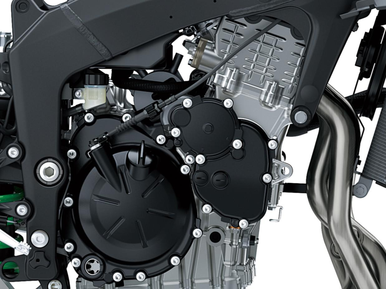 The 636 Advantage: 636 cm3 Liquid-
Cooled, 4-Stroke In-Line Four